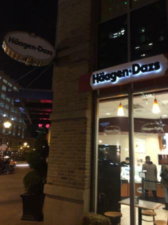 Haagen-Dazs Shop